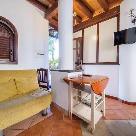 Il Giardino Segreto Affittacamere Stromboli