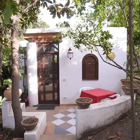 Guest house Il Giardino Segreto 3*